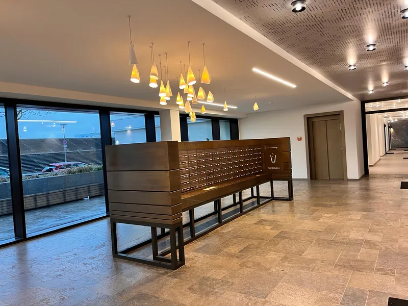 Geschmackvolle, neuwertige 2-Zimmer-Erdgeschosswohnung mit lux. Innenausstattung mit Balkon und EBK — photo 1